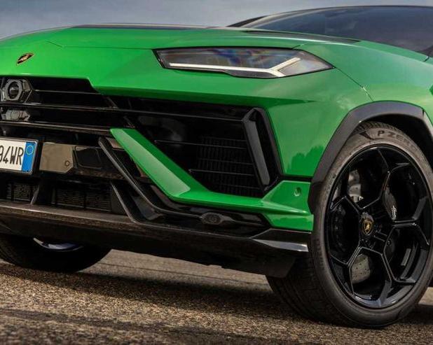 Lamborghini отзывают более 2000 автомобилей из-за проблем с открывающимся капотом во время движения